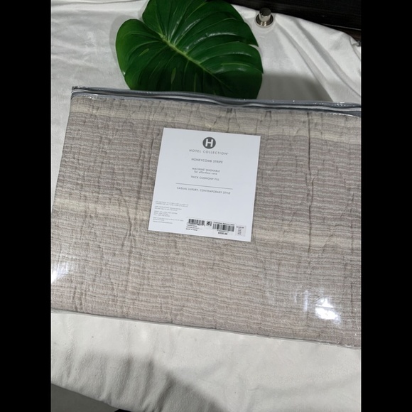 NIB Hotel Collection Honeycomb‎ Full/Queen Coverlet in Linen/Cotton - Picture 2 of 12